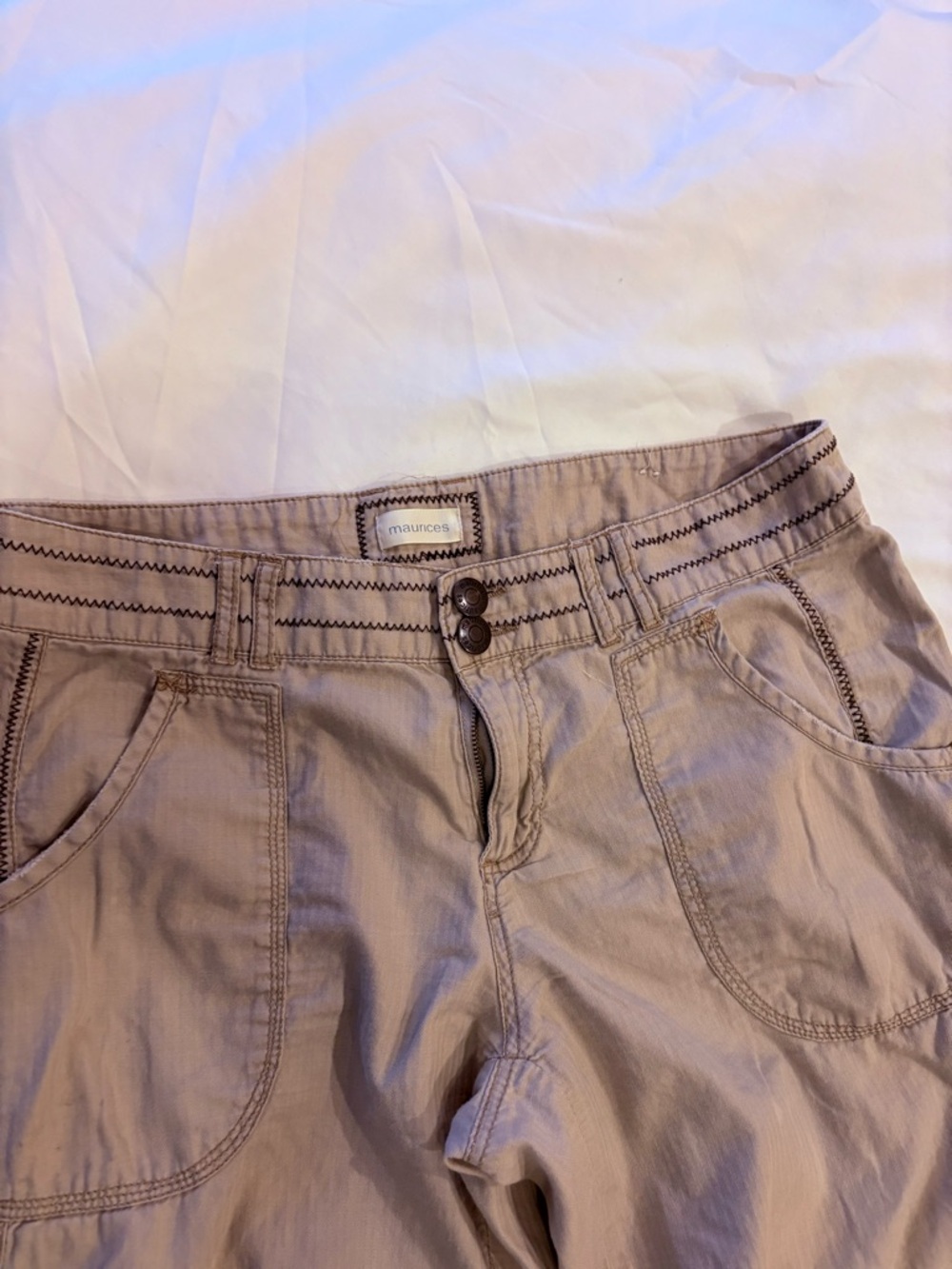 Maurices khaki cargo pants with zipper pockets and button closure. Size: 14